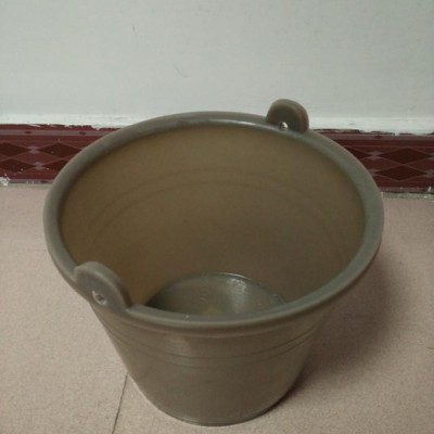 供應(yīng)**注塑桶 建筑泥桶 水泥桶 泥灰桶 ，可定做加工橡膠制品