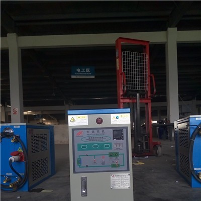 上海模溫機塑料板材設(shè)備