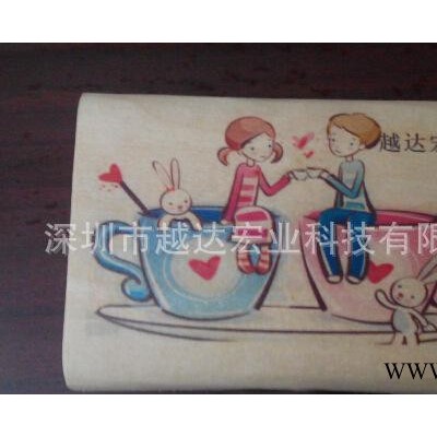 能在木質(zhì)工藝品上印圖案的機(jī)器，木板畫UV噴墨機(jī)，塑料板打印機(jī)