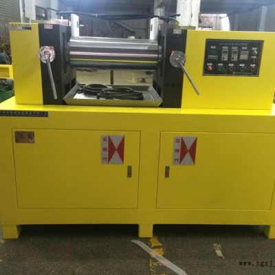XH-401CE-160 硅膠開放式煉膠機(jī) 兩輥開煉機(jī) 混煉機(jī) 實(shí)驗(yàn)型混合機(jī)