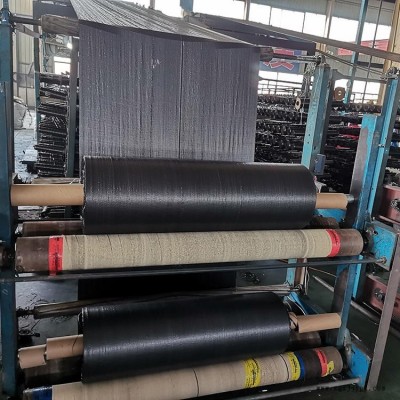 新密供應(yīng)塑料扁絲編織防草布 pp防草布 黑色防草布 抑制雜草 環(huán)保無害