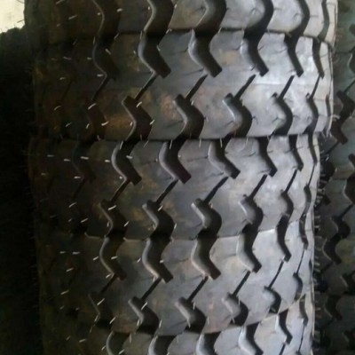 朝陽(yáng) 鏟車輪胎層級(jí)E3花紋柳工裝載機(jī)車專用900-16輪胎6孔加厚鋼圈