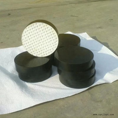 廠家生產(chǎn)橡膠支座橋梁橡膠墊塊品種齊全，價(jià)格低廉