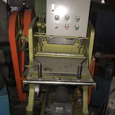 達(dá)剛機(jī)械廠性能好(圖)-達(dá)剛二手橡膠切片機(jī)-二手橡膠切片機(jī)