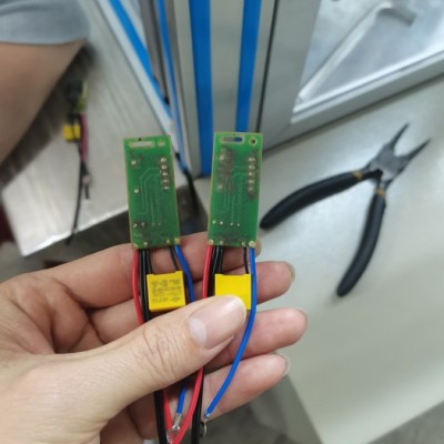 汽車傳感器PCB低壓注塑包膠模具，膠料