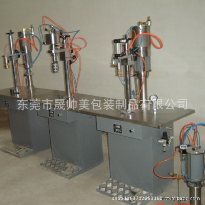 廠家直銷半自動氣霧劑灌裝機(jī) 工業(yè)清洗劑灌裝機(jī) 分體式噴霧罐灌裝機(jī) 灌裝封口充氣機(jī) 保濕水化妝品噴霧灌裝機(jī)
