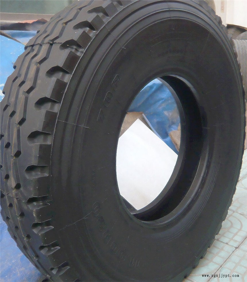 新聞:六安收割機(jī)車(chē)輪胎廠家直銷(xiāo)