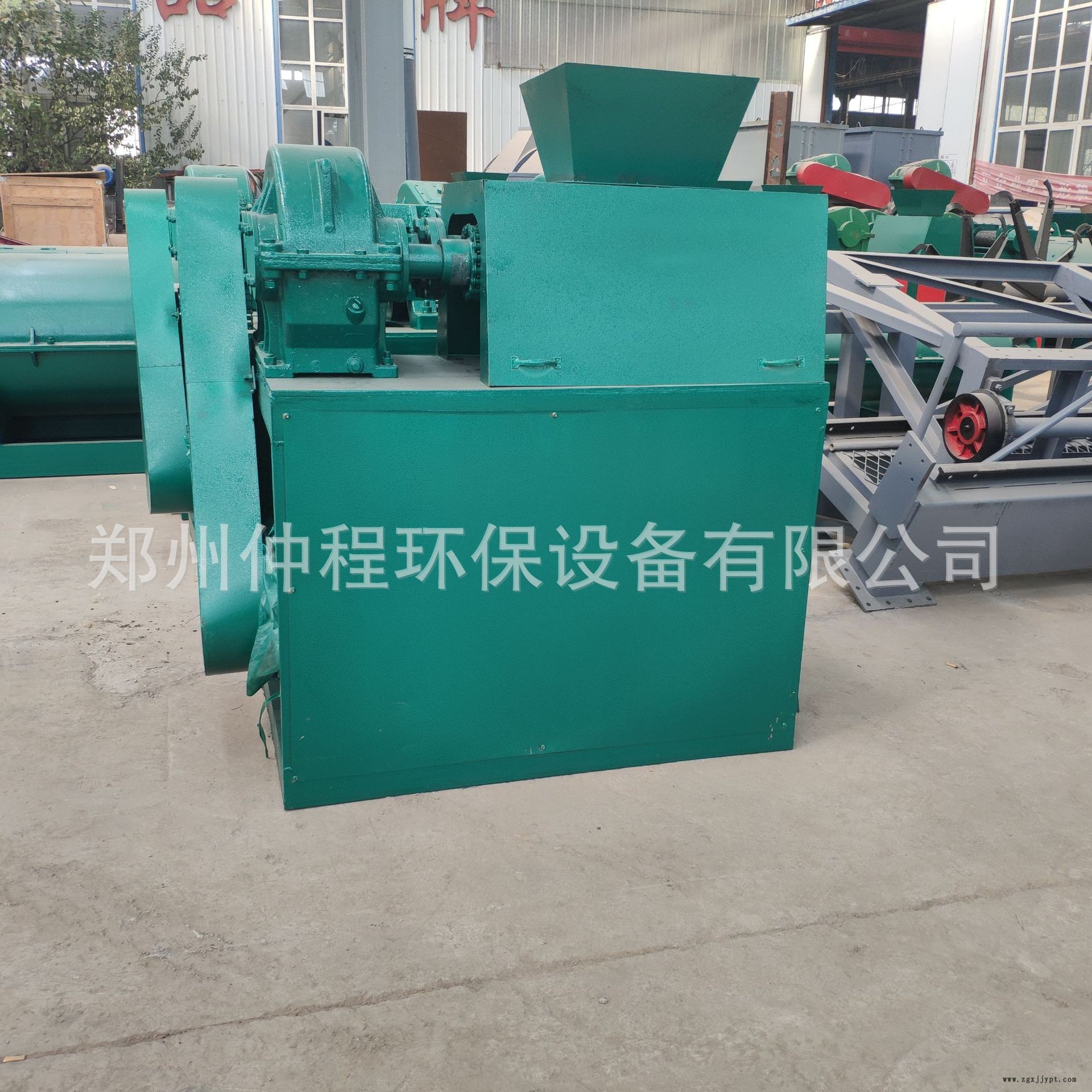 硫酸銨擠壓造粒機(jī) 炭黑對(duì)輥造粒機(jī)  有機(jī)肥擠壓干法造粒機(jī)示例圖8