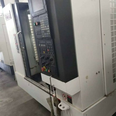 工廠轉(zhuǎn)型 喬峰V6立式加工中心二手加工中心線軌機(jī)械手刀庫