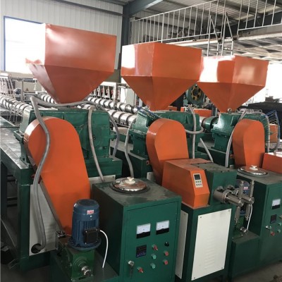 龍口云生網套機質量好(圖)-70型草莓網套機-安徽草莓網套機